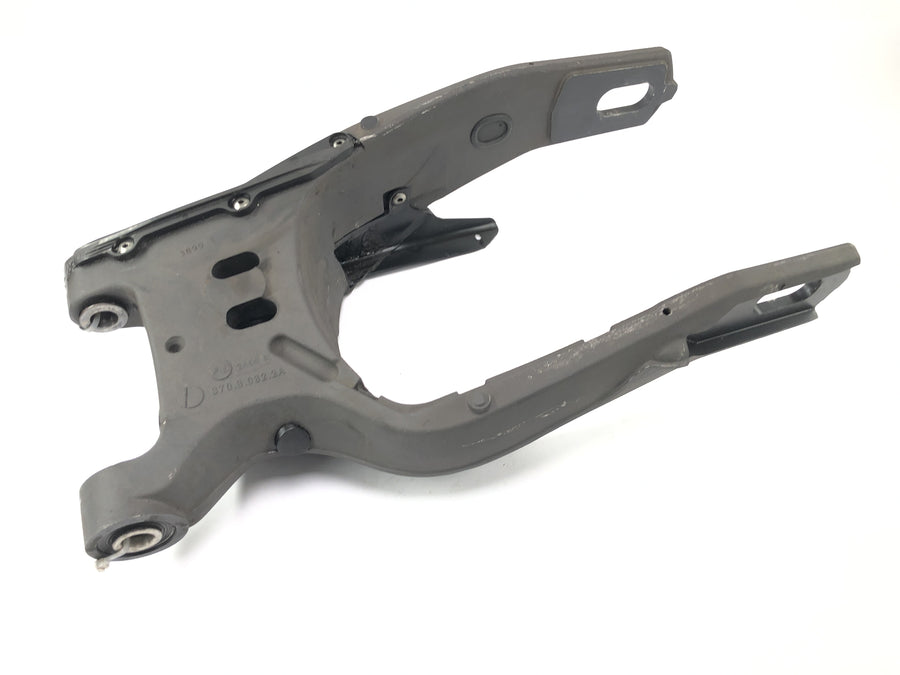 Ducati 999 H4 [2003] - Schwinge rear wheel swing