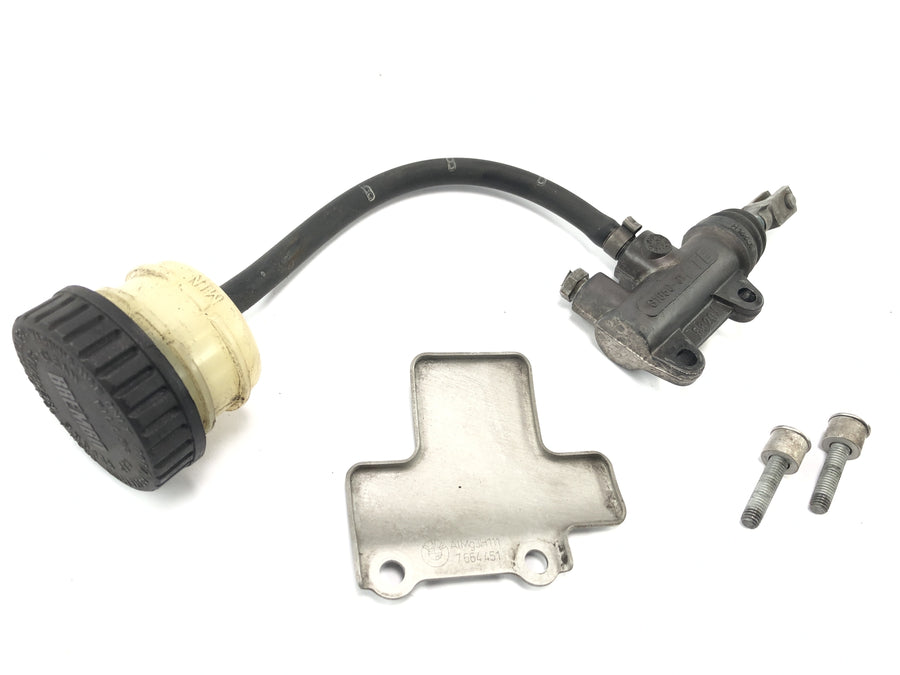 BMW R 1150 R R21 [2003] - brake pump at the back foot brake brake cylinder