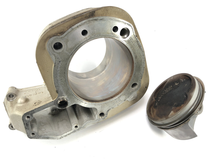 BMW R 1100 RT 259 [1997] - cylinder with pistons on the left