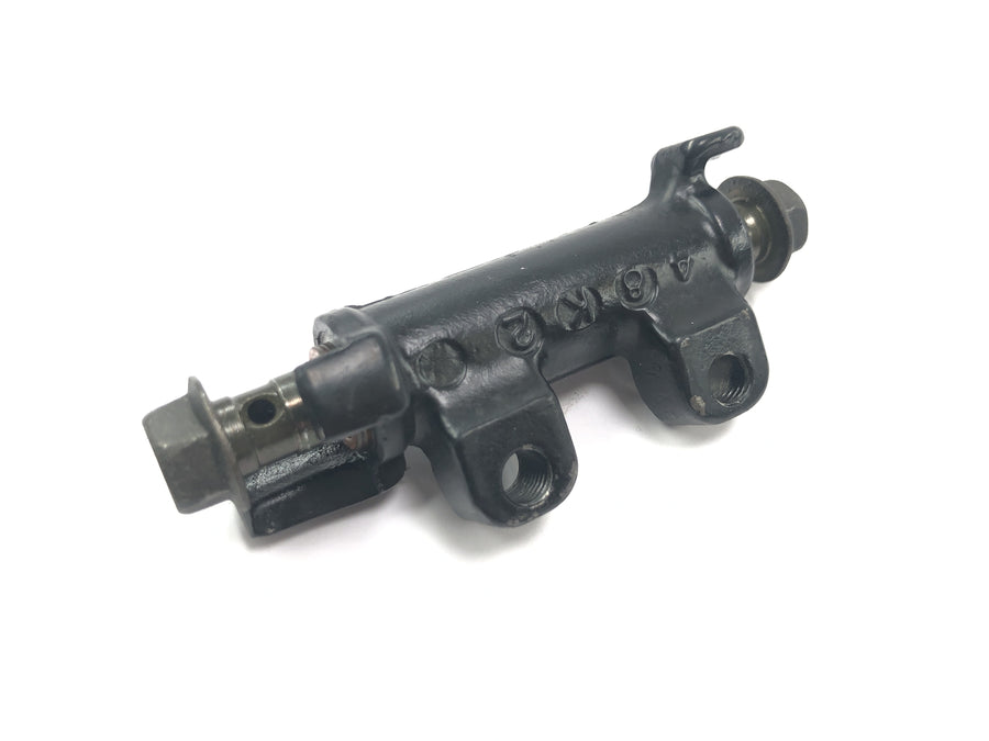 Yamaha XJR 1300 RP02 [1999] - Front brake line distributor