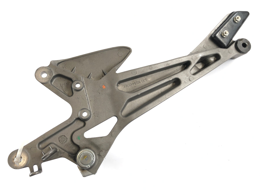 Honda CBF 1000 A SC58 [2006] - footrest plate on the right
