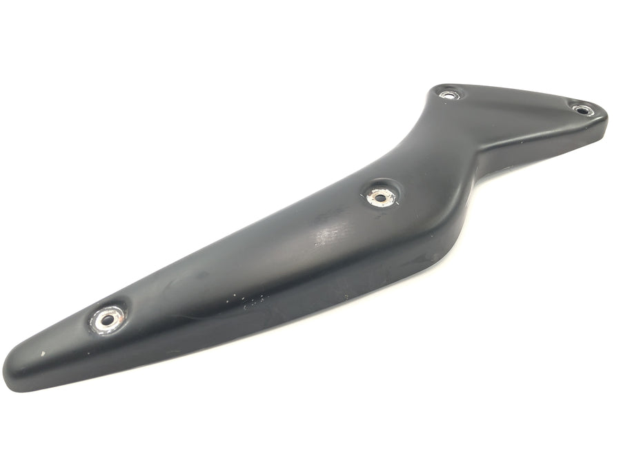 Suzuki VZ 1500 WVCU [2011] - Rear fender strut left bracket rear fender