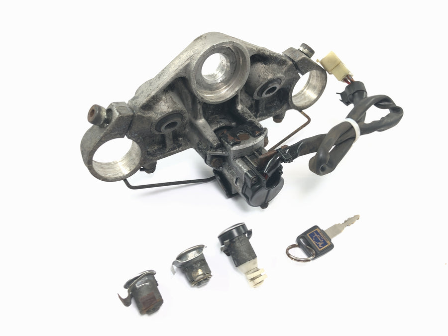 Honda ST 1100 SC26 Pan European [1990] - Lock set with upper fork bridge ignition lock