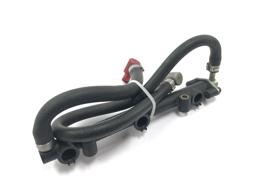 Triumph Tiger 955i 709EN [2003] - Fuel distributor injection rail