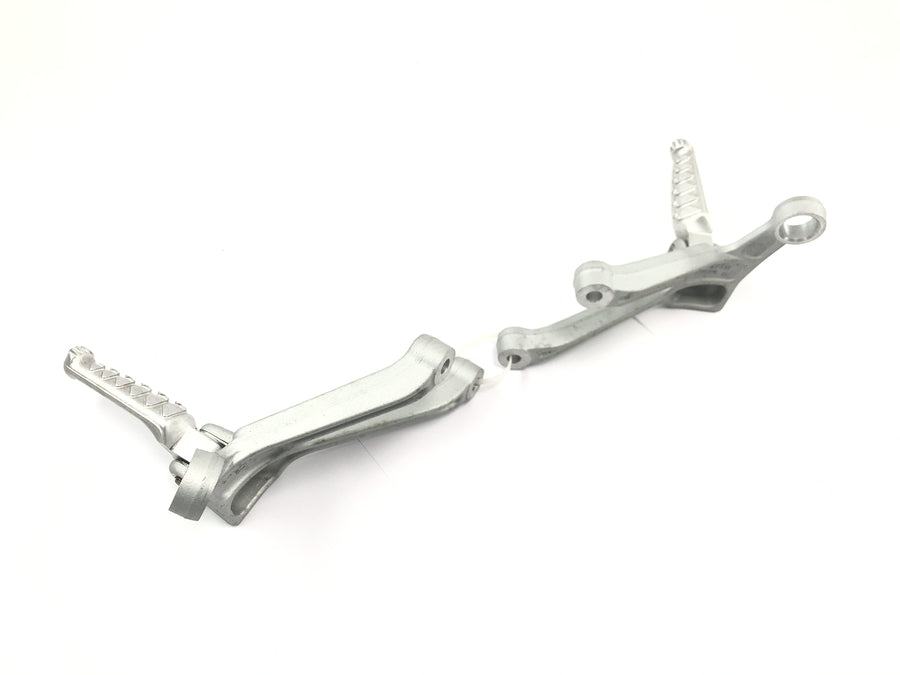 Aprilia RSV 1000 R [2004] - Passenger footrests with rear footrest system holder left and right
