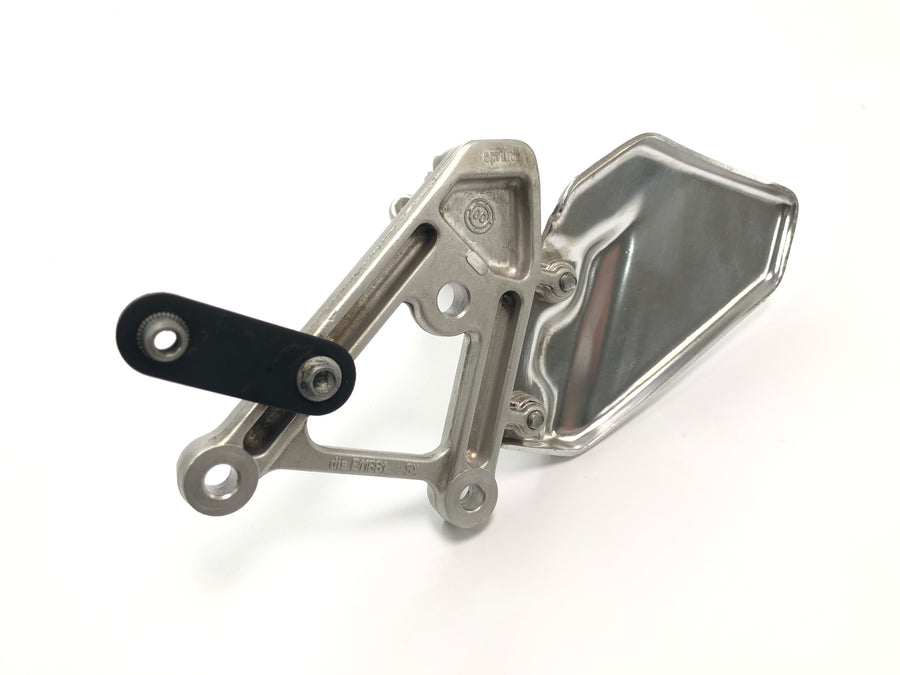 Aprilia RSV 1000 RP Mille [2001] - Driver's left footrest system