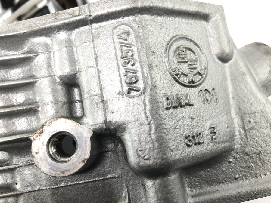 BMW R 1200 R R1ST [2008] - cylinder with piston on the right