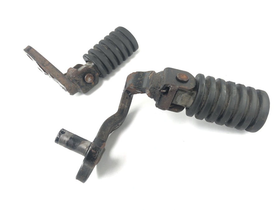 Yamaha XT 600 43F [1985] - Footrest driver's footrests with holder left and right
