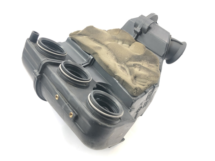 Triumph Tiger 955i 709EN [2003] - Air filter box airbox air filter housing