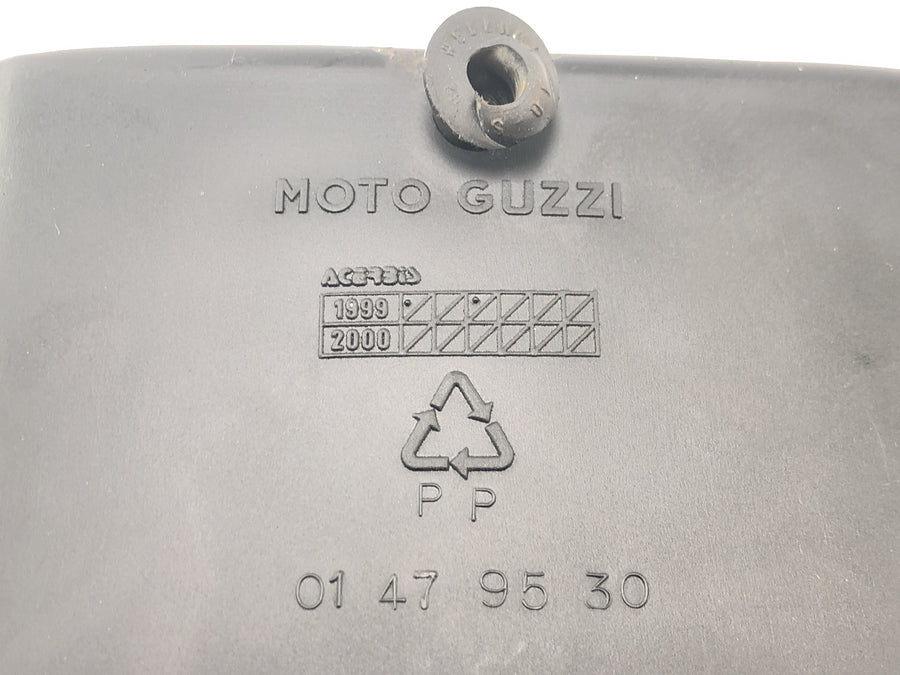 Moto Guzzi V11 Sport [1999] - Storage compartment lid