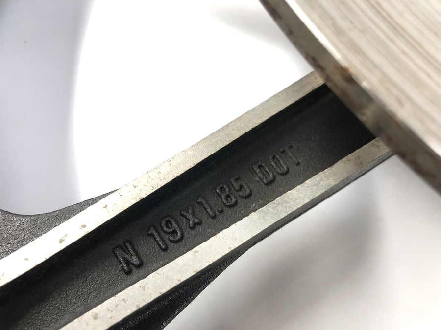 Yamaha XS 650 SE 3L1 [1979] - front wheel rim at the front with brake disc