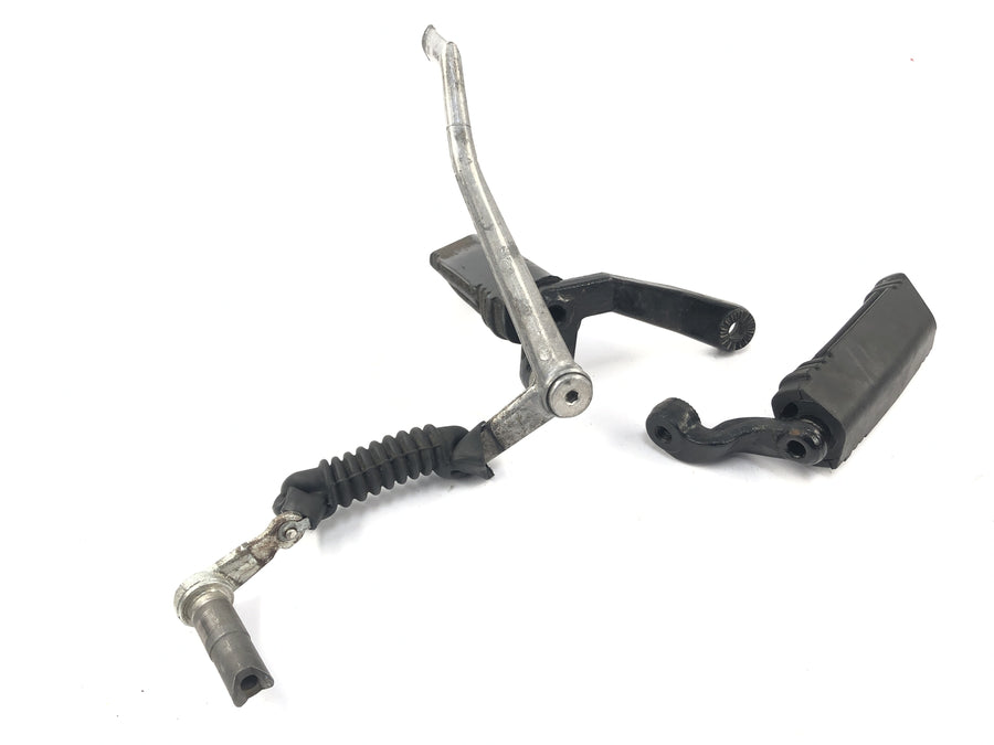 BMW R 100 RT 247 [1981] - driver's footrests on the left and right with switching pedal and linkage