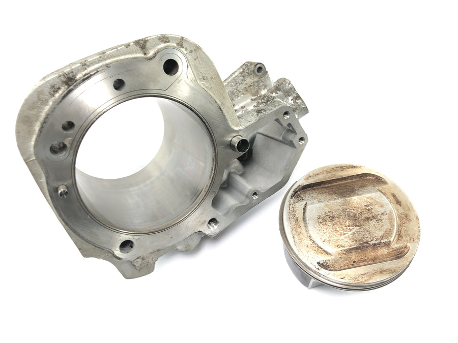 BMW R 1200 R R1ST [2008] - cylinder with piston on the right