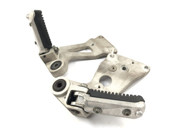 Suzuki GSX R 1100 GV73B [1990] - Pediatric footrests on the left and right with holder - 0