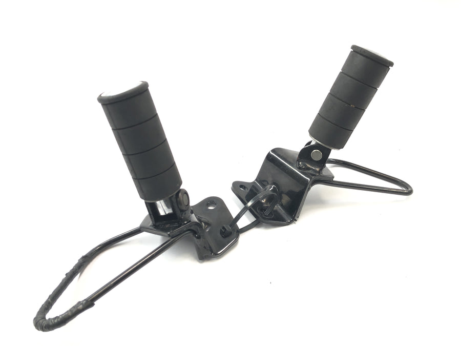 Suzuki VZ 1500 WVCU [2011] - passenger footrests, pillion pegs with holders left and right