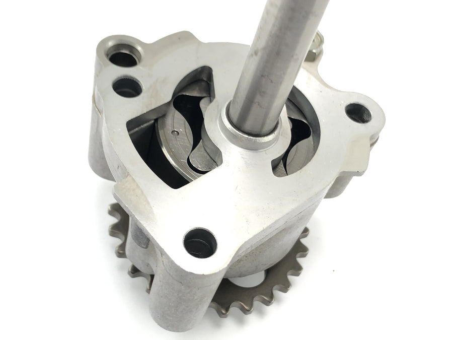 Honda CBR 900 RR SC28 [1994] - oil pump