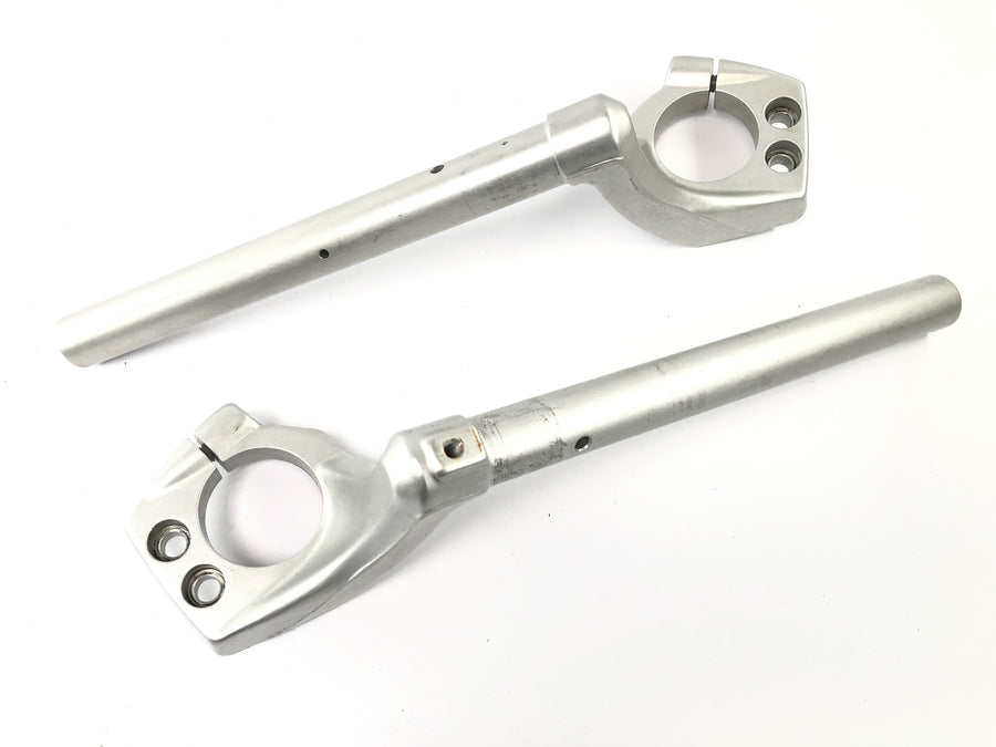 Triumph Sprint ST 1050 [2005] - handlebar fum on the left and right handlebar