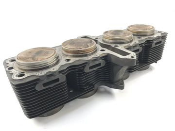 Suzuki GSX R 1100 GV73B [1990] - cylinder with pistons