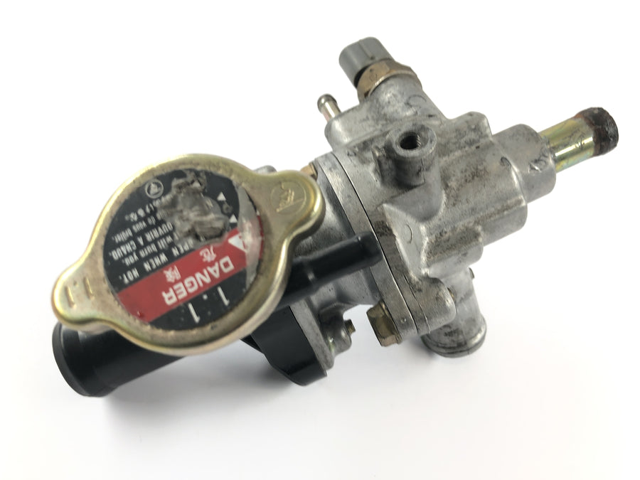 Honda VTX 1800 SC46 [2004] - Thermostat cooling water distributor coolant connection