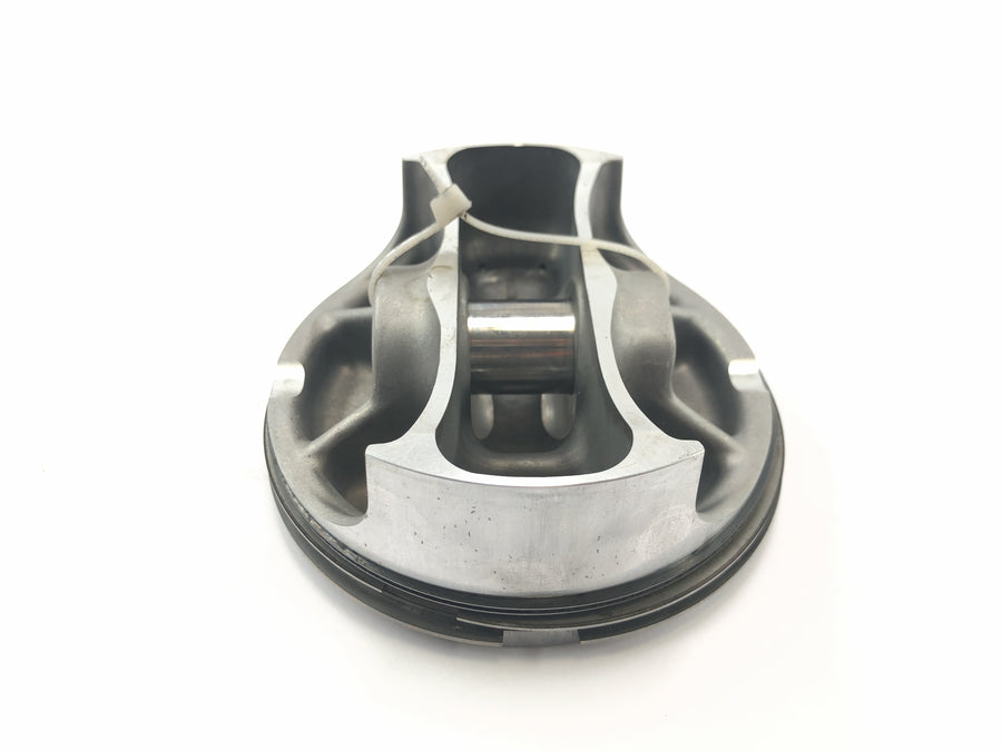 Ducati Multistrada 1200 S Touring [2009] - cylinder with piston at the front