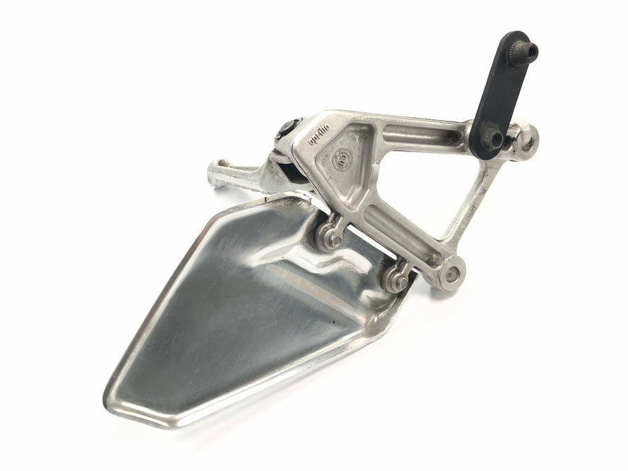 Aprilia RSV 1000 RP Mille [2001] - Driver's right footrest system