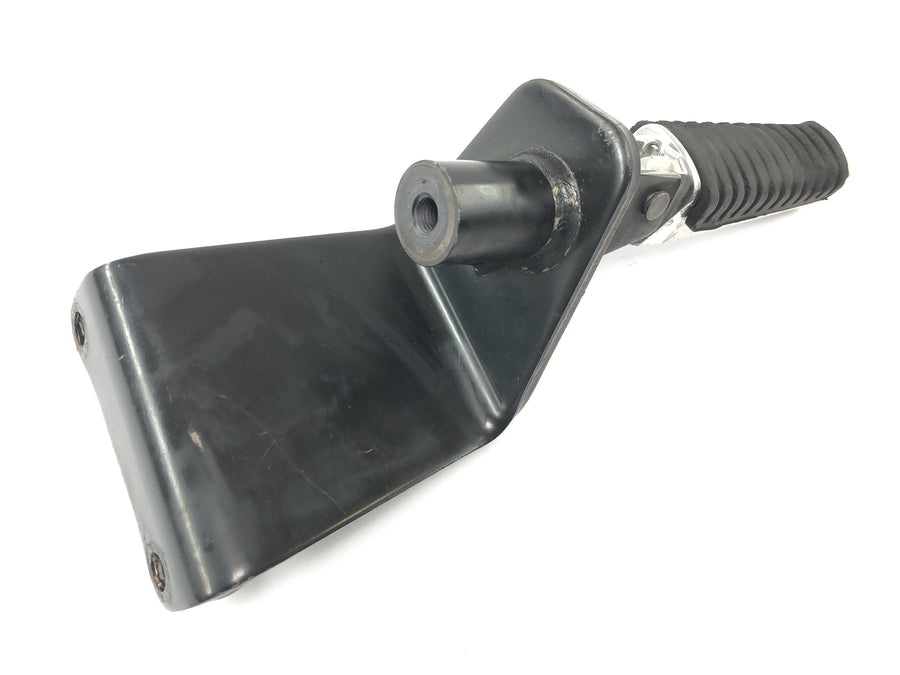 Suzuki VZ 1500 WVCU [2011] - Driver's footrest left Driver's footrest with holder