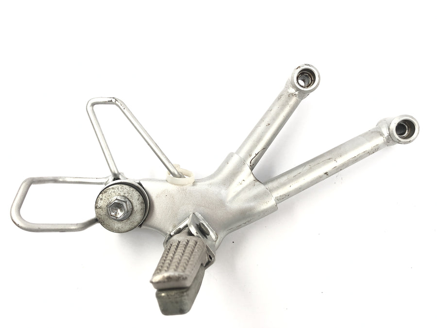 Suzuki GSX R 1100 GV73B [1990] - driver's footrest right with holder