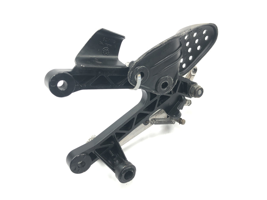 Aprilia RS 125 Extrema [1994] - Footrest system, driver's right footrest with brake pedal