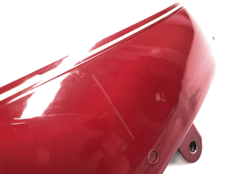 Suzuki Intruder VL 1500 AL [2000] - tank panel on the right side panel side cover slightly damaged