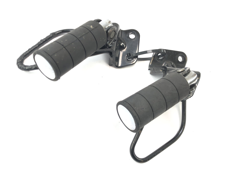 Suzuki VZ 1500 WVCU [2011] - passenger footrests, pillion pegs with holders left and right
