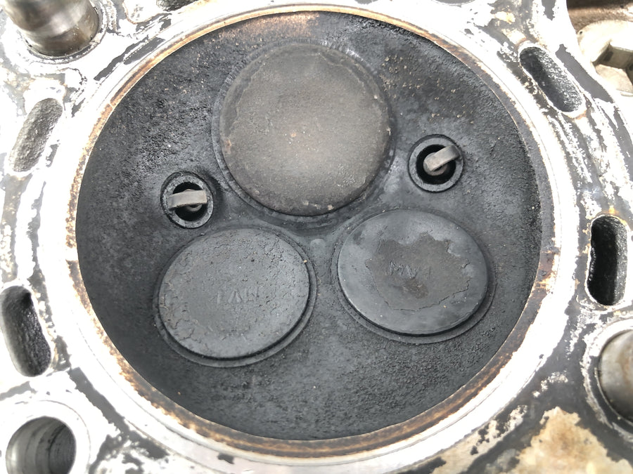 Honda XRV 750 Africa Twin RD04 [1990] - Cylinder head with rear valves