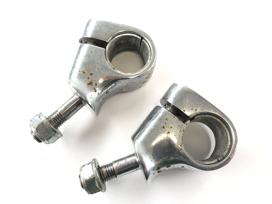 Kawasaki VN 1500 A [1995] - Riser handlebar clamp