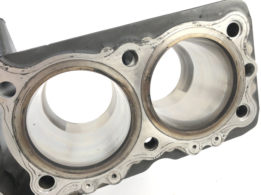 Suzuki GSX R 1100 GV73B [1990] - cylinder with pistons