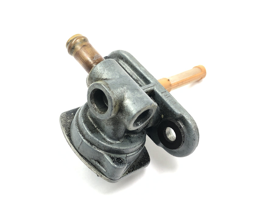 Yamaha YZF R1 RN04 [2001] - Fuel tap fuel tap