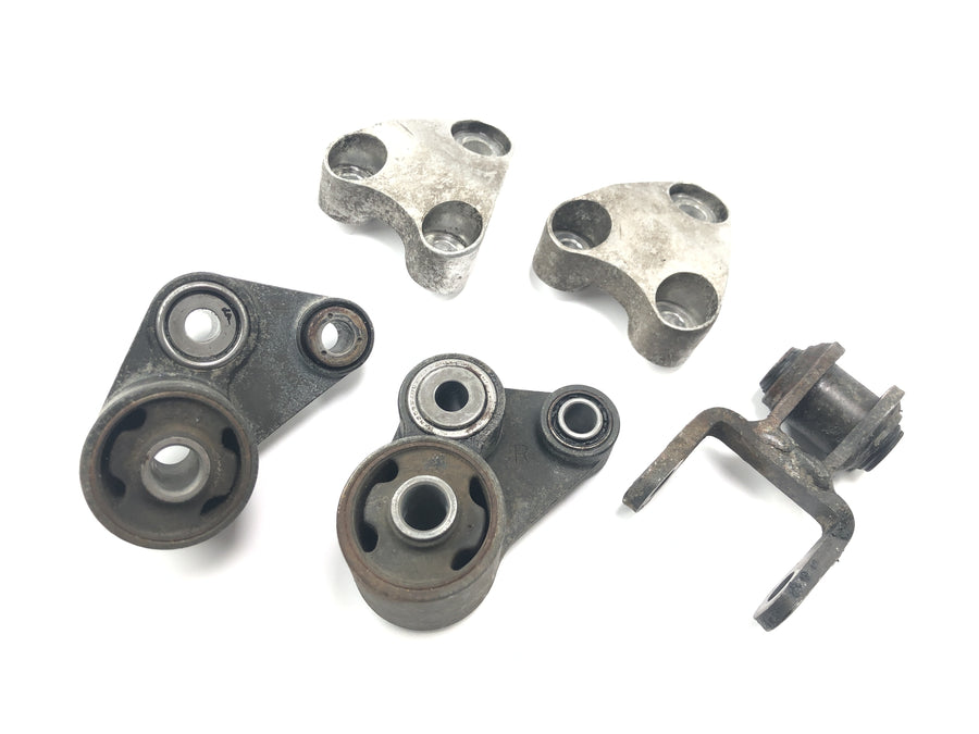 Yamaha XJR 1300 RP02 [1999] - Engine mount engine mount