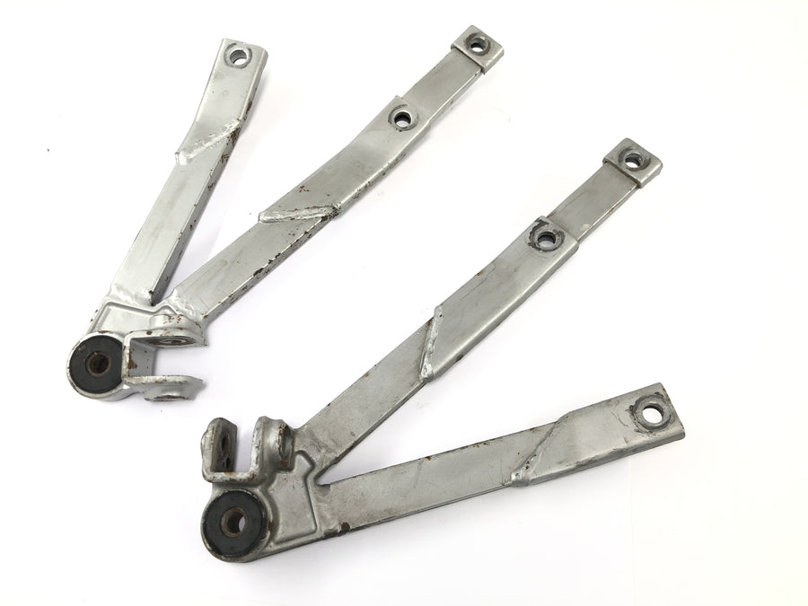 Suzuki RG 250 Gamma GJ21D [1987] - Passenger footrest holder rear passenger footrest holder pair