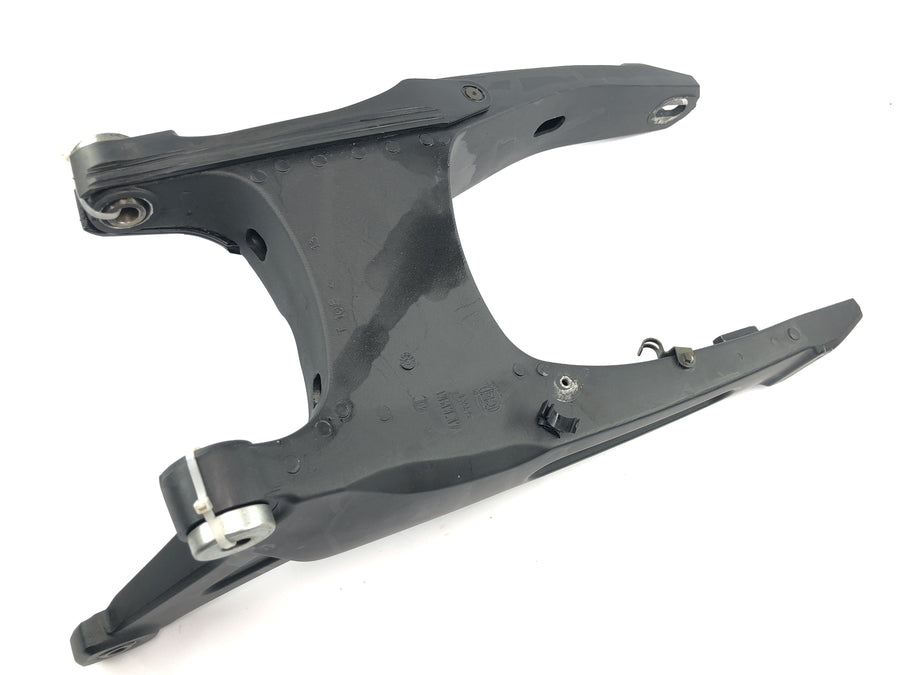 Yamaha MT 03 RM02 [2007] - Swing arm rear wheel swing arm rear wheel guide