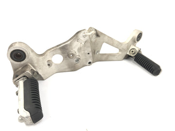 Suzuki GSX R 1100 GV73B [1990] - Pediatric footrests on the left and right with holder