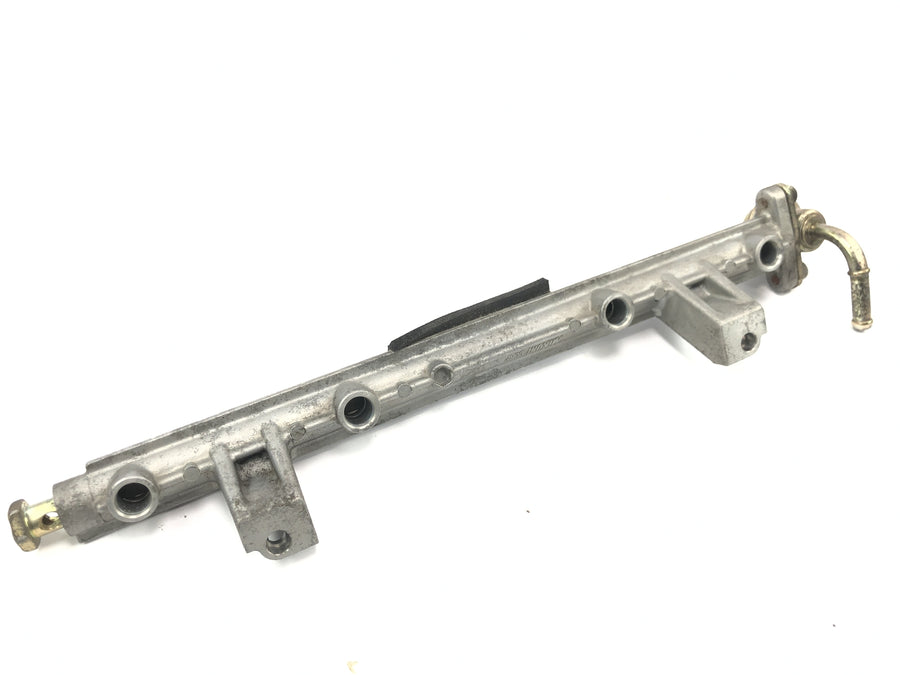 Yamaha GTS 1000 4FV [1997] - Fuel rail injection rail with pressure regulator