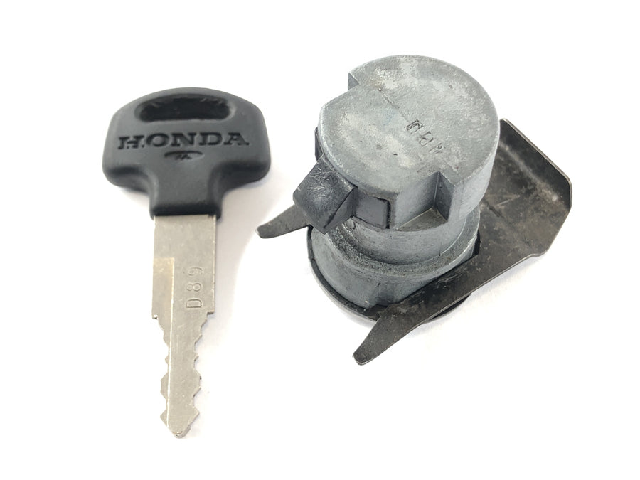 Honda Goldwing GL 1100 SC02 [1980] - Castle for fuel cap