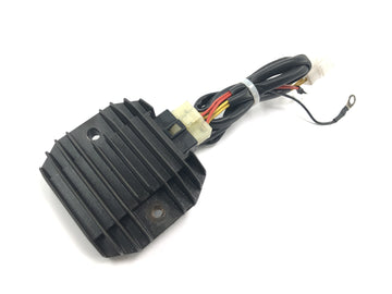 Honda CBR 900 RR Fireblade SC33 [2000] - Voltage regulator rectifier regulator