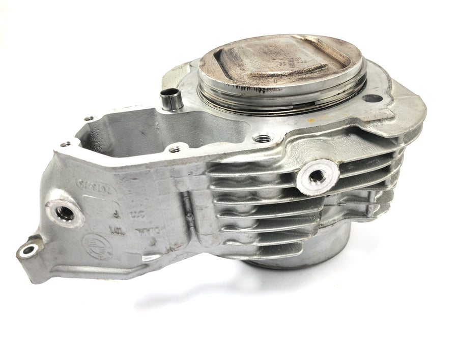 BMW R 1200 R R1ST [2008] - cylinder with piston on the left