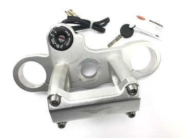 Moto Guzzi Stelvio 1200 8V [2016] - Ignition lock with fork bridge at the top immobilizer tank cap lock cockpit 70857 km - 0