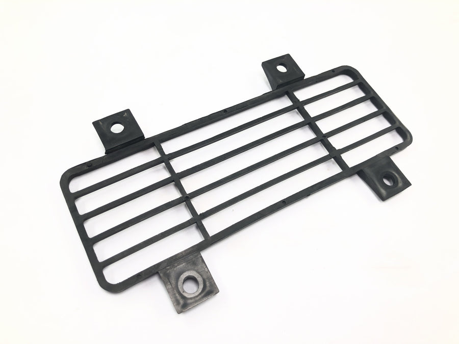 Triumph Daytona 900 T300D [1996] - Radiator grille oil cooler cover
