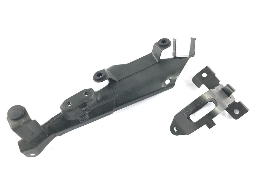 Suzuki Intruder VL 1500 AL [2000] - unit holder