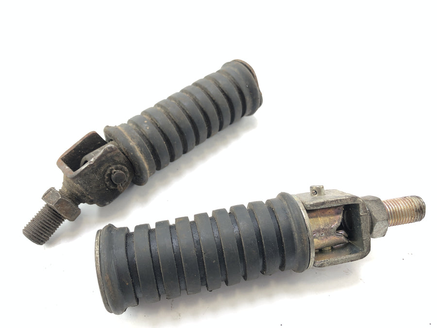 Yamaha XT 500 1U6 [1981] - Footrests Passenger Footrests