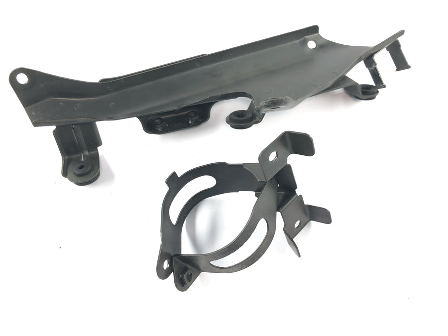 Suzuki Intruder VL 1500 AL [2000] - unit holder