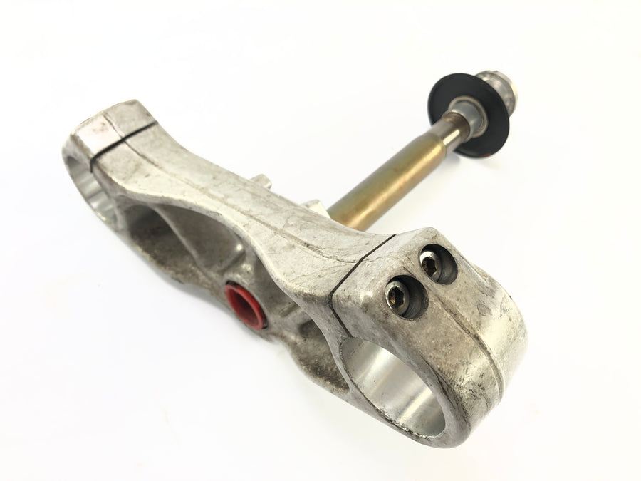 Triumph Daytona 955i T595 [1999] - Lower crankshaft bridge