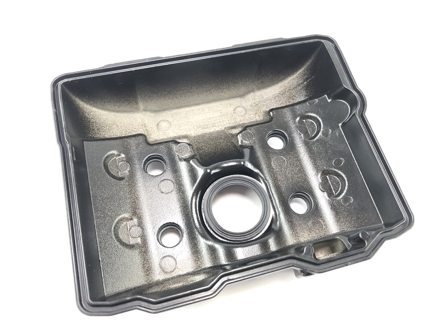 KTM 1050 Adventure [2017] - valve cover at the front