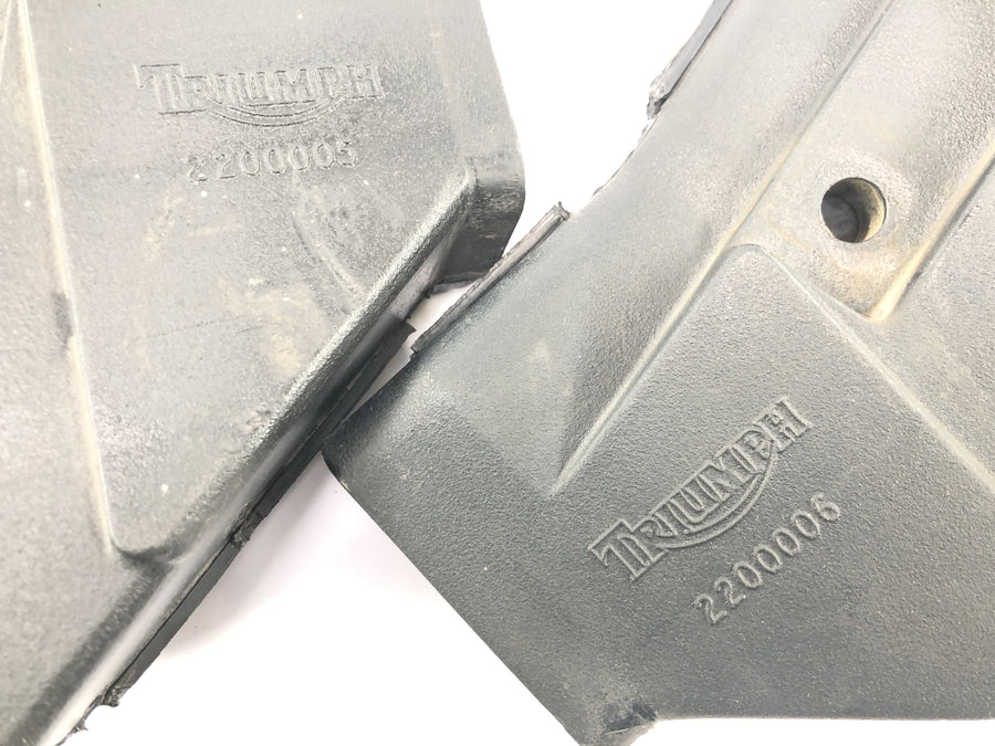 Triumph Daytona 900 T300D [1996] - Air filter box airbox intake funnel air guide